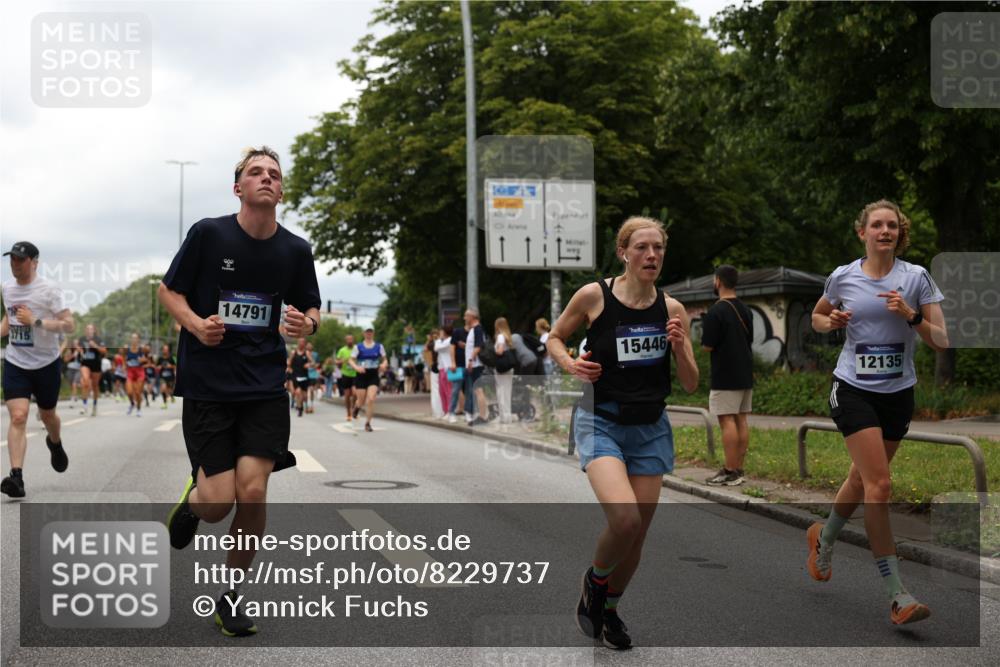 29.06.2025 - hella hamburg halbmarathon Yannick Fuchs http://msf.ph/oto/8229737 29.06.2025 10:46:42 20KM 1098, 1257, 1482, 1657, 2111, 2444, 2814, 3258, 3399, 3715, 3952, 4121, 4558, 4587, 4726, 5116, 5169, 5194, 5378, 5607, 6164, 6561, 6562, 6897, 7178, 7232, 7383, 7475, 7896, 8172, 8316, 8587, 8720, 8955, 10529, 10811, 12135, 12482, 12519, 13211, 13301, 14198, 14286, 14791, 14805, 15144, 15446, 15690, 16320, 16929, 17130, 17198, 17710, 17773, 18331 meine-sportfotos.de