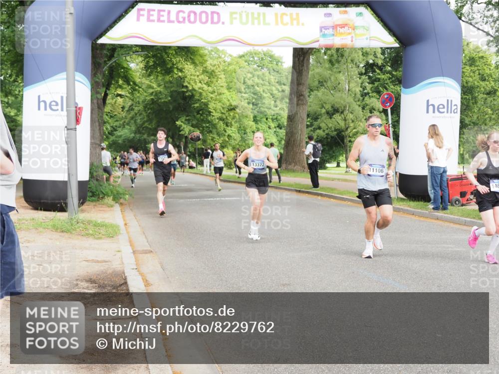 29.06.2025 - hella hamburg halbmarathon MichiJ http://msf.ph/oto/8229762 29.06.2025 10:26:20 Zwischen KM18-KM19 1290, 4865, 9296, 9313, 9944, 10190, 11106, 13148, 13372, 14691, 15410 meine-sportfotos.de