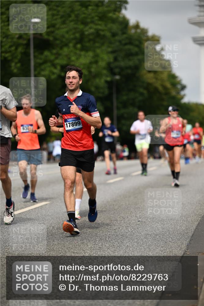 29.06.2025 - hella hamburg halbmarathon Dr. Thomas Lammeyer http://msf.ph/oto/8229763 29.06.2025 10:13:23 Kennedybrücke 1823, 4592, 7081, 7187, 9297, 9306, 10035, 10194, 10819, 11067 meine-sportfotos.de