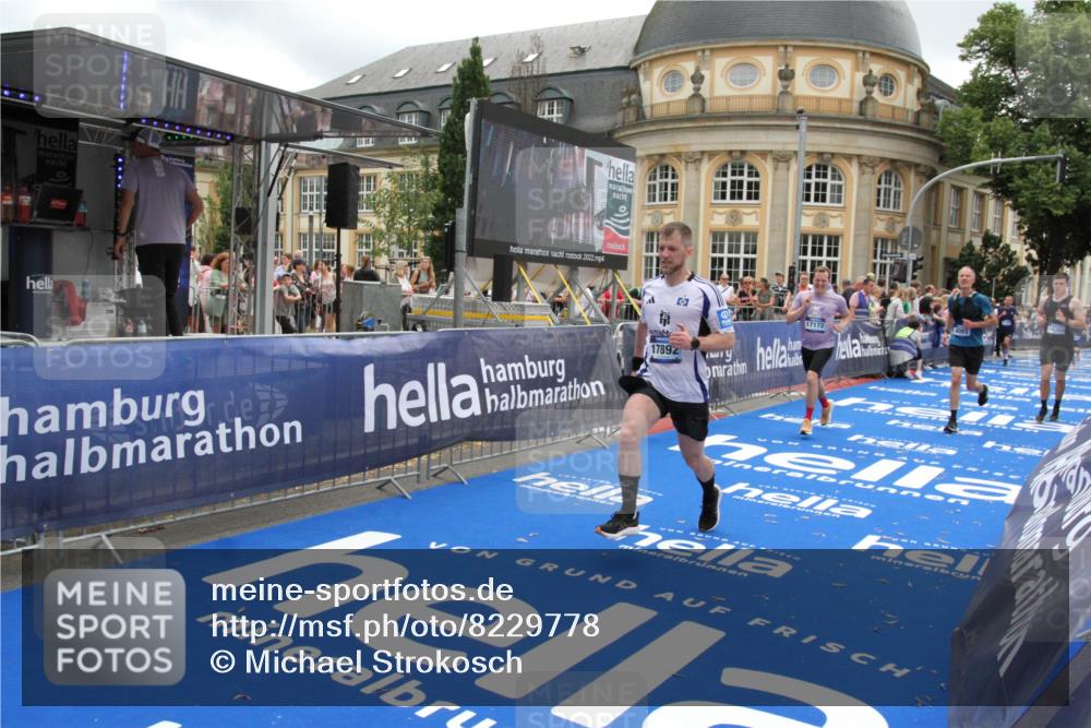 29.06.2025 - hella hamburg halbmarathon Michael Strokosch http://msf.ph/oto/8229778 29.06.2025 10:46:57 Ziel 1139, 1689, 4091, 13940, 14385, 14594, 16081, 17172, 17492, 17892, 17979, 19105 meine-sportfotos.de