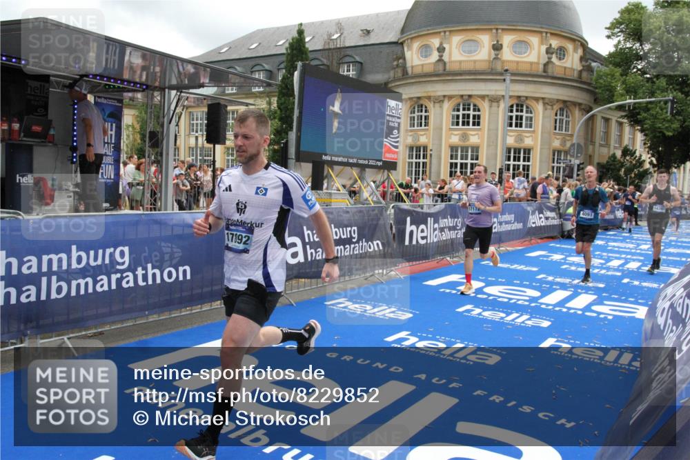29.06.2025 - hella hamburg halbmarathon Michael Strokosch http://msf.ph/oto/8229852 29.06.2025 10:46:57 Ziel 1139, 1689, 4091, 13940, 14385, 14594, 16081, 17172, 17492, 17892, 17979, 19105 meine-sportfotos.de