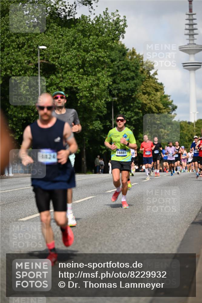 29.06.2025 - hella hamburg halbmarathon Dr. Thomas Lammeyer http://msf.ph/oto/8229932 29.06.2025 09:50:14 Kennedybrücke 1053, 1396, 1411, 1577, 1889, 1959, 2243, 2836, 5048, 5152, 5193, 5660, 7080, 7466, 7622, 7867, 8312, 8323, 10477, 10927, 11304, 11370 meine-sportfotos.de