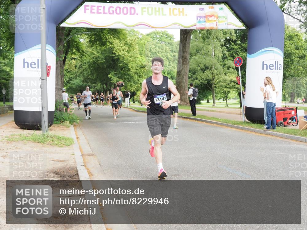 29.06.2025 - hella hamburg halbmarathon MichiJ http://msf.ph/oto/8229946 29.06.2025 10:26:22 Zwischen KM18-KM19 1290, 4865, 9296, 9313, 9944, 11106, 13141, 13372, 14691, 15410 meine-sportfotos.de