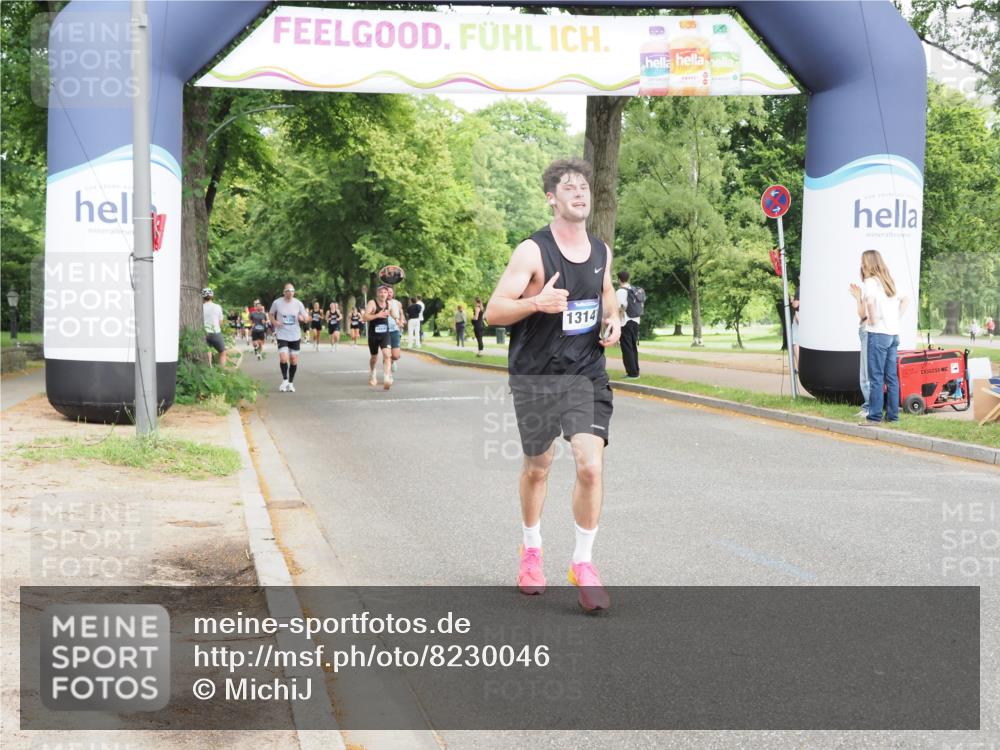 29.06.2025 - hella hamburg halbmarathon MichiJ http://msf.ph/oto/8230046 29.06.2025 10:26:23 Zwischen KM18-KM19 1290, 4865, 5923, 9296, 9313, 9944, 11106, 13141, 13372, 14691, 15410 meine-sportfotos.de
