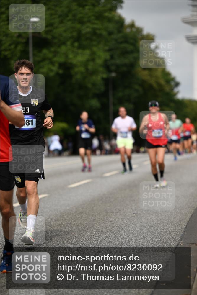29.06.2025 - hella hamburg halbmarathon Dr. Thomas Lammeyer http://msf.ph/oto/8230092 29.06.2025 10:13:24 Kennedybrücke 1823, 4592, 7081, 7187, 9297, 9306, 10819, 11067 meine-sportfotos.de