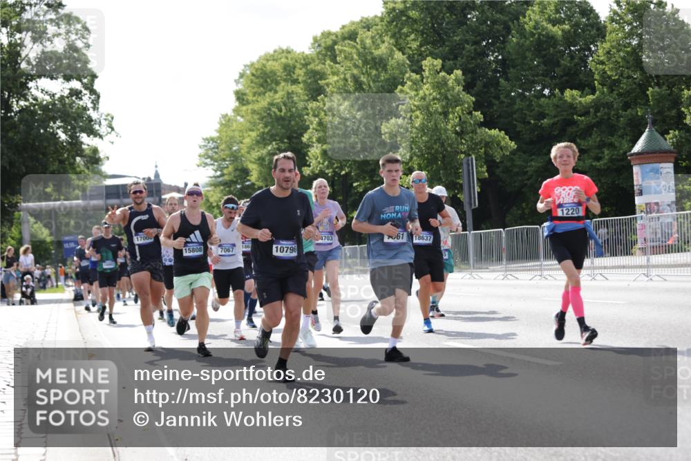 29.06.2025 - hella hamburg halbmarathon Jannik Wohlers http://msf.ph/oto/8230120 29.06.2025 09:52:09 Lombardsbrücke 1139, 1169, 1220, 1415, 1468, 1512, 3852, 4565, 4915, 5007, 5011, 6550, 7067, 7432, 7451, 7865, 7961, 8852, 10099, 10741, 10796, 11495, 11679, 11779, 12046, 12365, 12372, 12579, 12723, 12772, 13403, 13614, 13687, 14257, 14449, 14703, 14813, 15233, 15247, 15301, 15356, 15362, 15808, 15813, 15894, 16338, 16591, 17000, 17281, 17391, 17846, 17926, 18560, 18632, 18637, 18680, 18775, 18982 meine-sportfotos.de