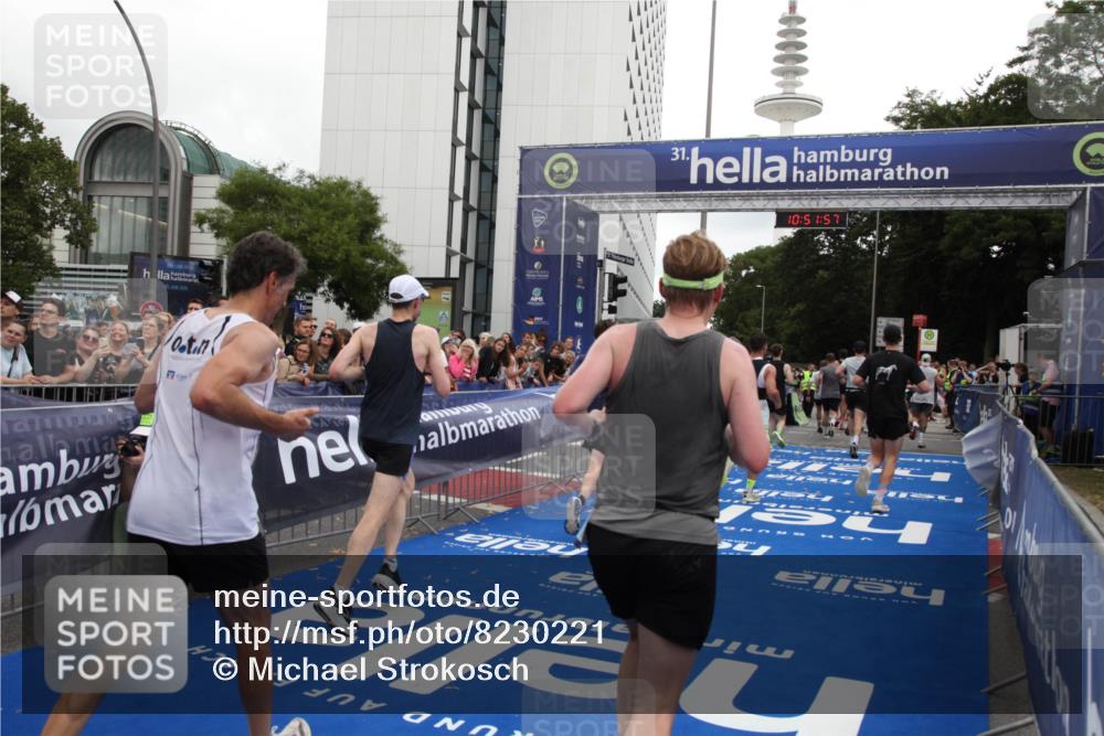 29.06.2025 - hella hamburg halbmarathon Michael Strokosch http://msf.ph/oto/8230221 29.06.2025 10:51:56 Ziel 2396, 2818, 2823, 2880, 4297, 5102, 8710, 8856, 9793, 9959, 12224, 13799, 15427, 15690, 16907, 17815, 17962, 19137 meine-sportfotos.de
