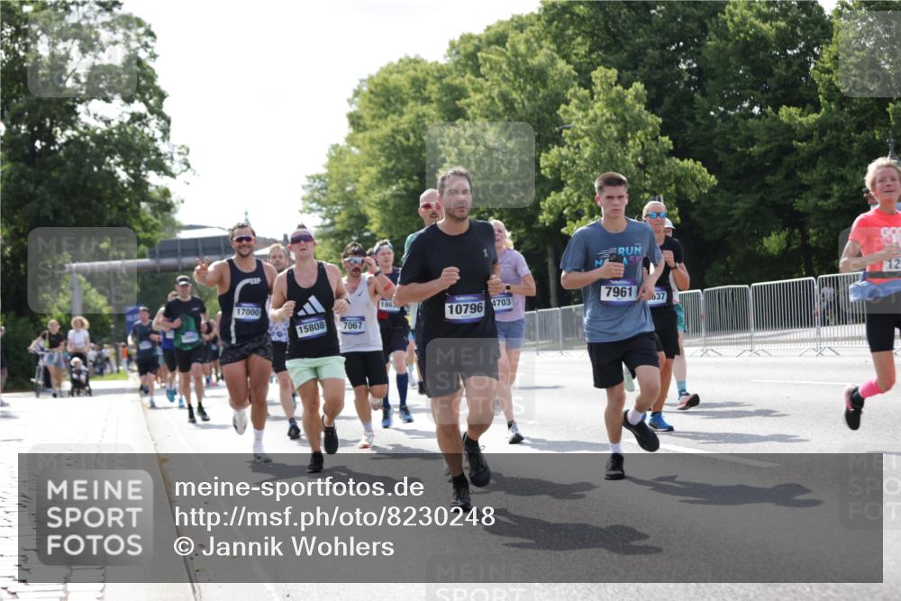 29.06.2025 - hella hamburg halbmarathon Jannik Wohlers http://msf.ph/oto/8230248 29.06.2025 09:52:09 Lombardsbrücke 1139, 1169, 1220, 1415, 1468, 1512, 3852, 4565, 4915, 5007, 5011, 6550, 7067, 7432, 7451, 7865, 7961, 8852, 10099, 10741, 10796, 11495, 11679, 11779, 12046, 12365, 12372, 12579, 12723, 12772, 13403, 13614, 13687, 14257, 14449, 14703, 14813, 15233, 15247, 15301, 15356, 15362, 15808, 15813, 15894, 16338, 16591, 17000, 17281, 17391, 17846, 17926, 18560, 18632, 18637, 18680, 18775, 18982 meine-sportfotos.de