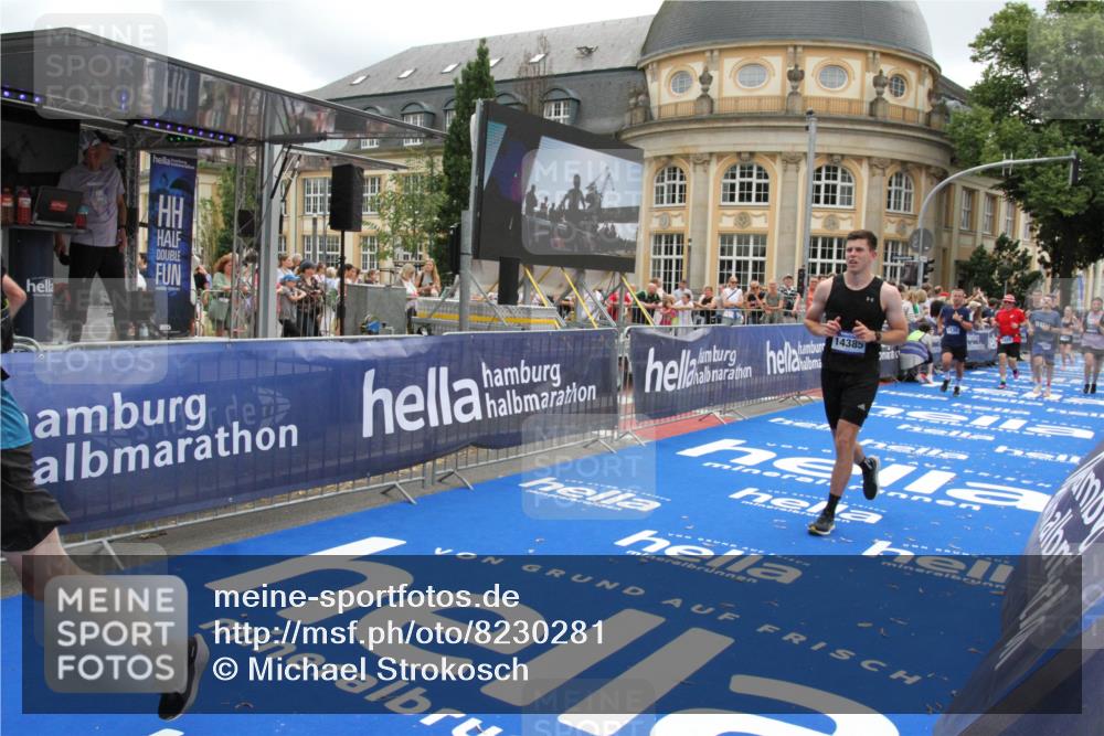 29.06.2025 - hella hamburg halbmarathon Michael Strokosch http://msf.ph/oto/8230281 29.06.2025 10:47:00 Ziel 1139, 1689, 4091, 10122, 13728, 14385, 14415, 14449, 14594, 15825, 16081, 17172, 17979, 19105 meine-sportfotos.de