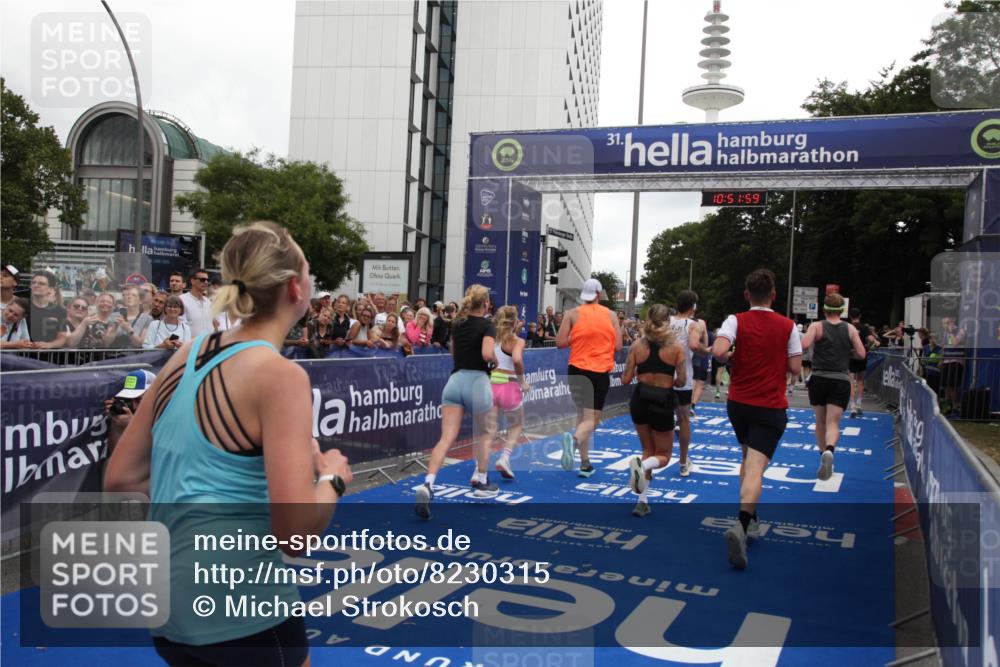 29.06.2025 - hella hamburg halbmarathon Michael Strokosch http://msf.ph/oto/8230315 29.06.2025 10:51:58 Ziel 2818, 2823, 2880, 4297, 5102, 7724, 8856, 9793, 9959, 10057, 13799, 15427, 15690, 17815, 17962, 18869, 19137 meine-sportfotos.de