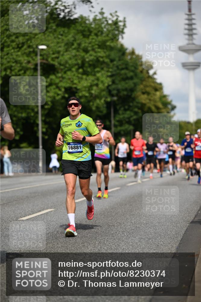29.06.2025 - hella hamburg halbmarathon Dr. Thomas Lammeyer http://msf.ph/oto/8230374 29.06.2025 09:50:16 Kennedybrücke 1053, 1396, 1407, 1411, 1577, 1889, 1959, 2243, 2836, 3935, 5048, 5152, 5193, 5660, 7080, 7466, 7622, 7867, 8312, 8323, 10477, 10927, 11304, 11370 meine-sportfotos.de