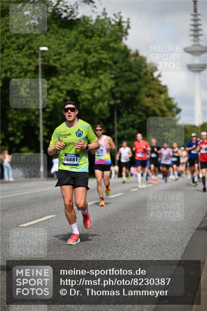 29.06.2025 - hella hamburg halbmarathon Dr. Thomas Lammeyer http://msf.ph/oto/8230387 29.06.2025 09:50:16 Kennedybrücke 1053, 1396, 1407, 1411, 1577, 1889, 1959, 2243, 2836, 3935, 5048, 5152, 5193, 5660, 7080, 7466, 7622, 7867, 8312, 8323, 10477, 10927, 11304, 11370 meine-sportfotos.de
