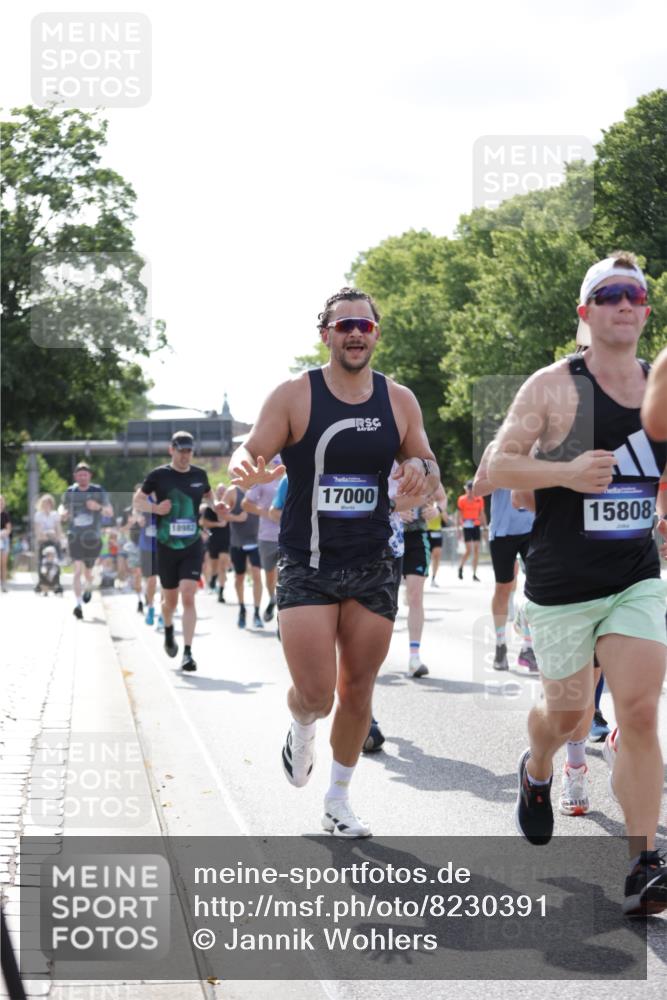 29.06.2025 - hella hamburg halbmarathon Jannik Wohlers http://msf.ph/oto/8230391 29.06.2025 09:52:11 Lombardsbrücke 1139, 1169, 1220, 1415, 1512, 2189, 4497, 4565, 5007, 5011, 5477, 6550, 7067, 7191, 7432, 7451, 7865, 7961, 8852, 10099, 10741, 10796, 11495, 11779, 12046, 12365, 12372, 12579, 12723, 13403, 13614, 13687, 13714, 14257, 14449, 14703, 14813, 15233, 15247, 15301, 15356, 15362, 15808, 15813, 15894, 16338, 17000, 17281, 17391, 17846, 17926, 18632, 18637, 18680, 18775, 18982 meine-sportfotos.de