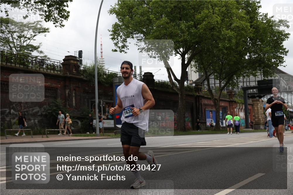 29.06.2025 - hella hamburg halbmarathon Yannick Fuchs http://msf.ph/oto/8230427 29.06.2025 10:46:45 20KM 1098, 1257, 1482, 1657, 1683, 2111, 2444, 2814, 3258, 3399, 3715, 3952, 4121, 4587, 4726, 5169, 5194, 5378, 5607, 6164, 6897, 7178, 7232, 7383, 7475, 7896, 8172, 8316, 8587, 8720, 8955, 10529, 10811, 12135, 12482, 12519, 13211, 13301, 14198, 14286, 14791, 14805, 15144, 15446, 15980, 16320, 16929, 17130, 17198, 17710, 17773, 18331 meine-sportfotos.de