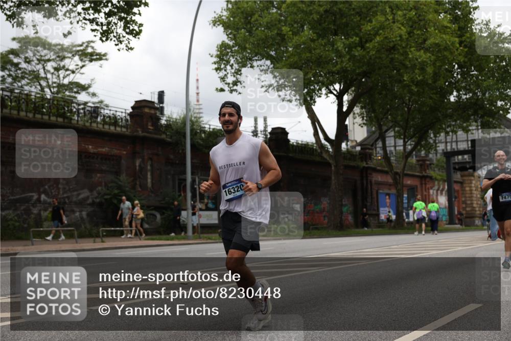 29.06.2025 - hella hamburg halbmarathon Yannick Fuchs http://msf.ph/oto/8230448 29.06.2025 10:46:45 20KM 1098, 1257, 1482, 1657, 1683, 2111, 2444, 2814, 3258, 3399, 3715, 3952, 4121, 4587, 4726, 5169, 5194, 5378, 5607, 6164, 6897, 7178, 7232, 7383, 7475, 7896, 8172, 8316, 8587, 8720, 8955, 10529, 10811, 12135, 12482, 12519, 13211, 13301, 14198, 14286, 14791, 14805, 15144, 15446, 15980, 16320, 16929, 17130, 17198, 17710, 17773, 18331 meine-sportfotos.de