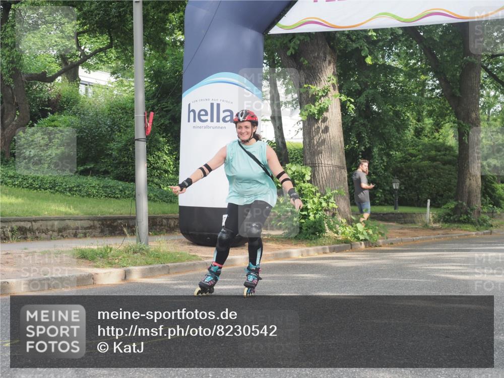 29.06.2025 - hella hamburg halbmarathon KatJ http://msf.ph/oto/8230542 29.06.2025 09:42:14 Zwischen KM18-KM19  meine-sportfotos.de