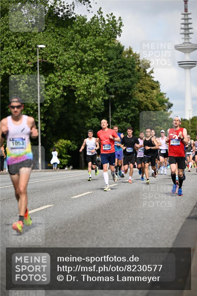 29.06.2025 - hella hamburg halbmarathon Dr. Thomas Lammeyer http://msf.ph/oto/8230577 29.06.2025 09:50:19 Kennedybrücke 1053, 1396, 1407, 1411, 1577, 1959, 2243, 2836, 3935, 5048, 5152, 5193, 5660, 6305, 6473, 7080, 7466, 7622, 7867, 8312, 8323, 9376, 9508, 10477, 11370 meine-sportfotos.de