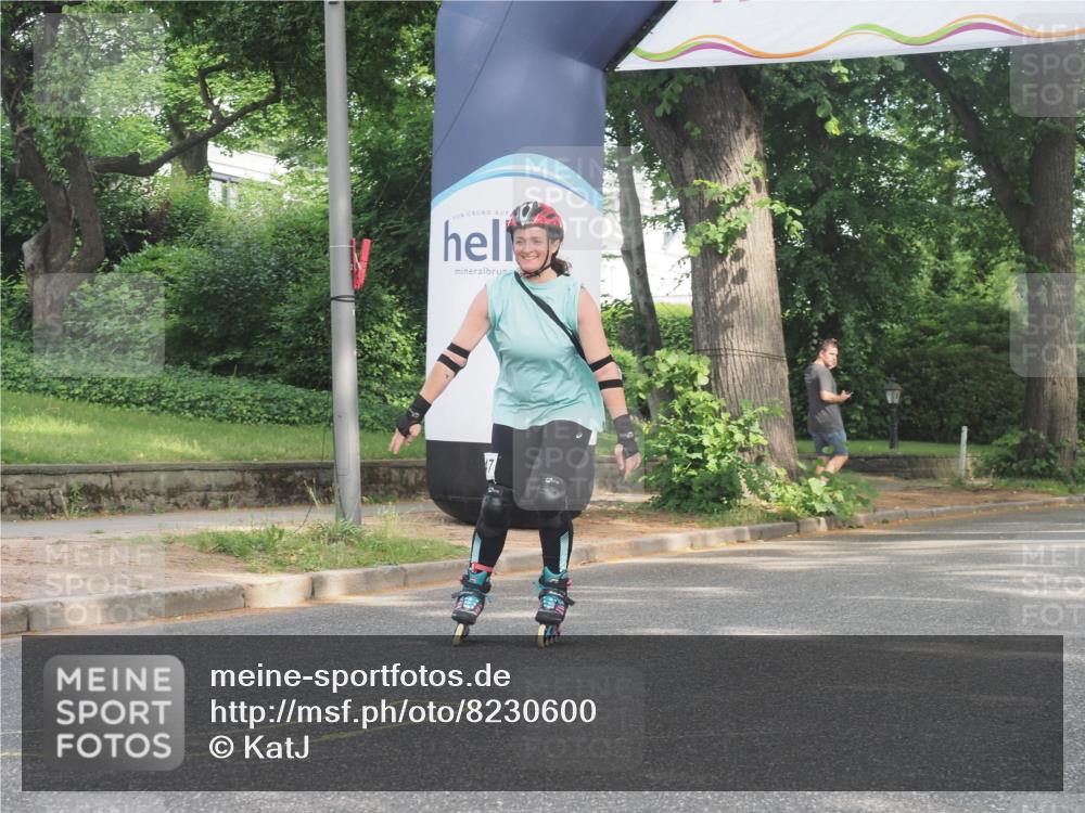 29.06.2025 - hella hamburg halbmarathon KatJ http://msf.ph/oto/8230600 29.06.2025 09:42:14 Zwischen KM18-KM19  meine-sportfotos.de