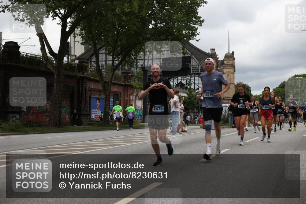 29.06.2025 - hella hamburg halbmarathon Yannick Fuchs http://msf.ph/oto/8230631 29.06.2025 10:46:45 20KM 1098, 1257, 1482, 1657, 1683, 2111, 2444, 2814, 3258, 3399, 3715, 3952, 4121, 4587, 4726, 5169, 5194, 5378, 5607, 6164, 6897, 7178, 7232, 7383, 7475, 7896, 8172, 8316, 8587, 8720, 8955, 10529, 10811, 12135, 12482, 12519, 13211, 13301, 14198, 14286, 14791, 14805, 15144, 15446, 15980, 16320, 16929, 17130, 17198, 17710, 17773, 18331 meine-sportfotos.de