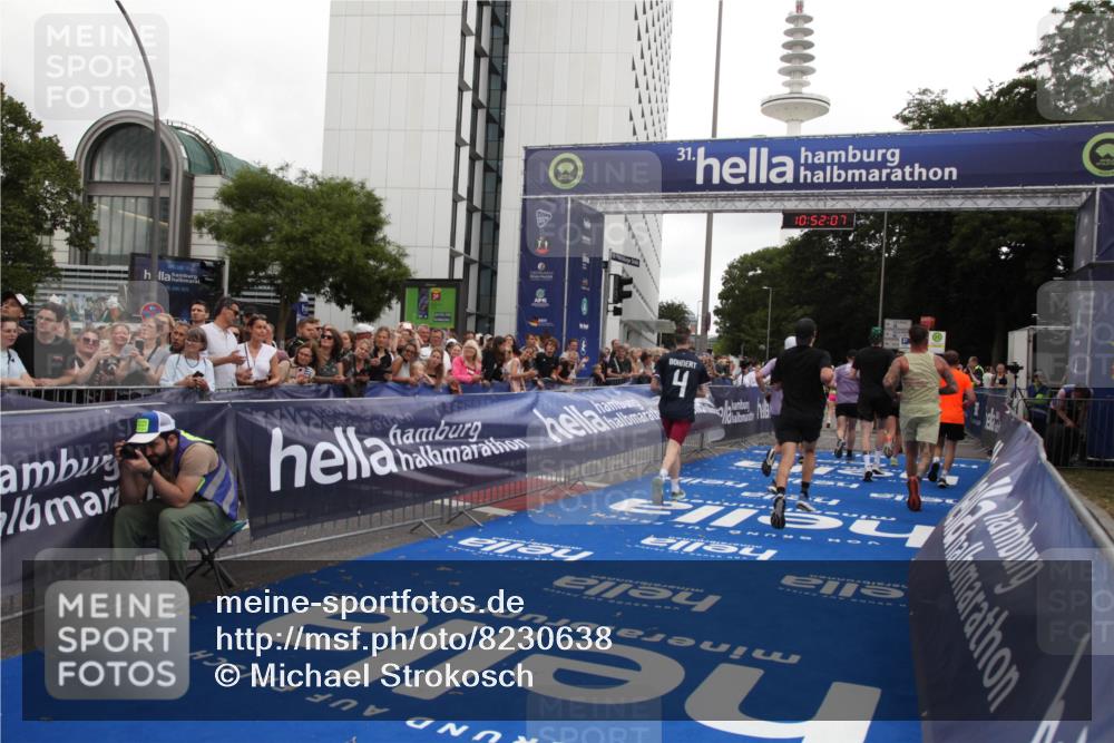 29.06.2025 - hella hamburg halbmarathon Michael Strokosch http://msf.ph/oto/8230638 29.06.2025 10:52:06 Ziel 4033, 5336, 6390, 7130, 7409, 7724, 7732, 8413, 8977, 10057, 15356, 15506, 15829, 16179, 16666, 17978, 18869 meine-sportfotos.de
