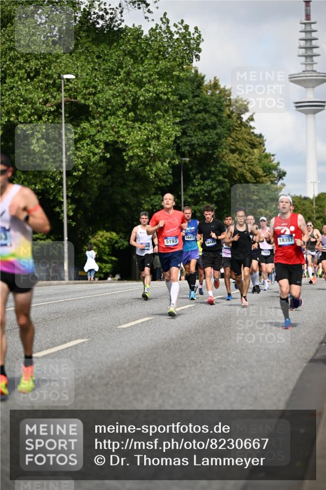 29.06.2025 - hella hamburg halbmarathon Dr. Thomas Lammeyer http://msf.ph/oto/8230667 29.06.2025 09:50:19 Kennedybrücke 1053, 1396, 1407, 1411, 1577, 1959, 2243, 2836, 3935, 5048, 5152, 5193, 5660, 6305, 6473, 7080, 7466, 7622, 7867, 8312, 8323, 9376, 9508, 10477, 11370 meine-sportfotos.de