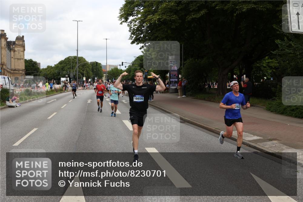 29.06.2025 - hella hamburg halbmarathon Yannick Fuchs http://msf.ph/oto/8230701 29.06.2025 10:33:56 20KM 1343, 1445, 1803, 2525, 2546, 2563, 3282, 3783, 4565, 4759, 6037, 6686, 6687, 7981, 8319, 8925, 9265, 11305, 11619, 12335, 12772, 13479, 13514, 13729, 14204, 14272, 14311, 14359, 15013, 15094, 15336, 15556, 15744, 15866, 16656, 16820, 17005, 17215, 17360, 17668, 18149, 18285, 18547, 18734, 18803 meine-sportfotos.de