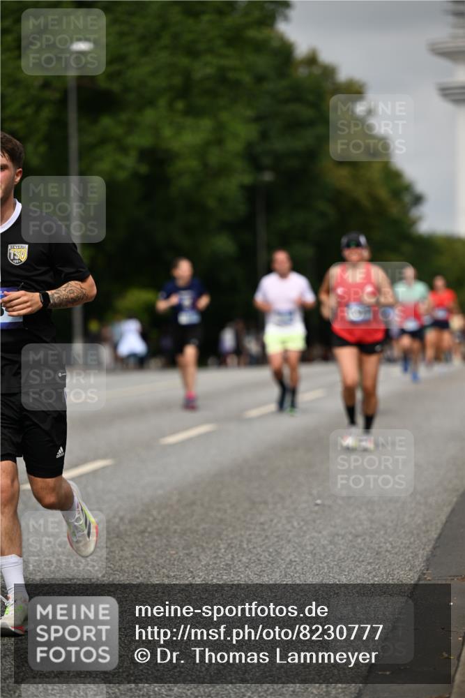 29.06.2025 - hella hamburg halbmarathon Dr. Thomas Lammeyer http://msf.ph/oto/8230777 29.06.2025 10:13:25 Kennedybrücke 1823, 4592, 7081, 7187, 9297, 9306, 10819, 11067 meine-sportfotos.de