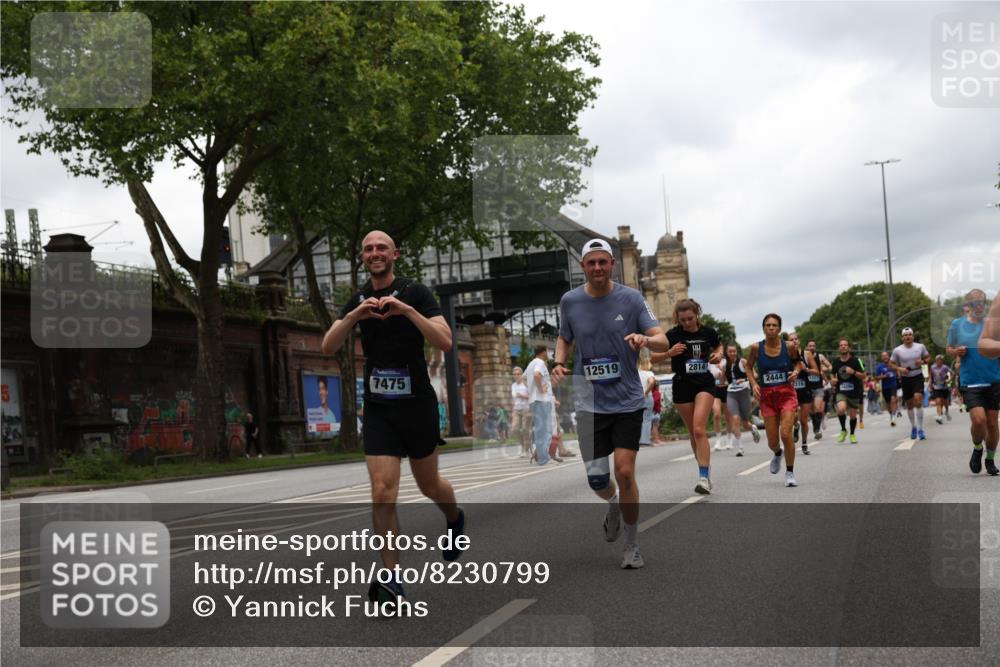 29.06.2025 - hella hamburg halbmarathon Yannick Fuchs http://msf.ph/oto/8230799 29.06.2025 10:46:46 20KM 1098, 1257, 1482, 1657, 1683, 2111, 2208, 2444, 2814, 3258, 3399, 3715, 3952, 3999, 4121, 4587, 4726, 5169, 5194, 5607, 6897, 7178, 7232, 7383, 7475, 8172, 8316, 8587, 8955, 10529, 10811, 11217, 12135, 12482, 12519, 13211, 13301, 14198, 14286, 14791, 14805, 15446, 15980, 16320, 16929, 17130, 17198, 17710, 17773, 18249, 18331, 19208 meine-sportfotos.de