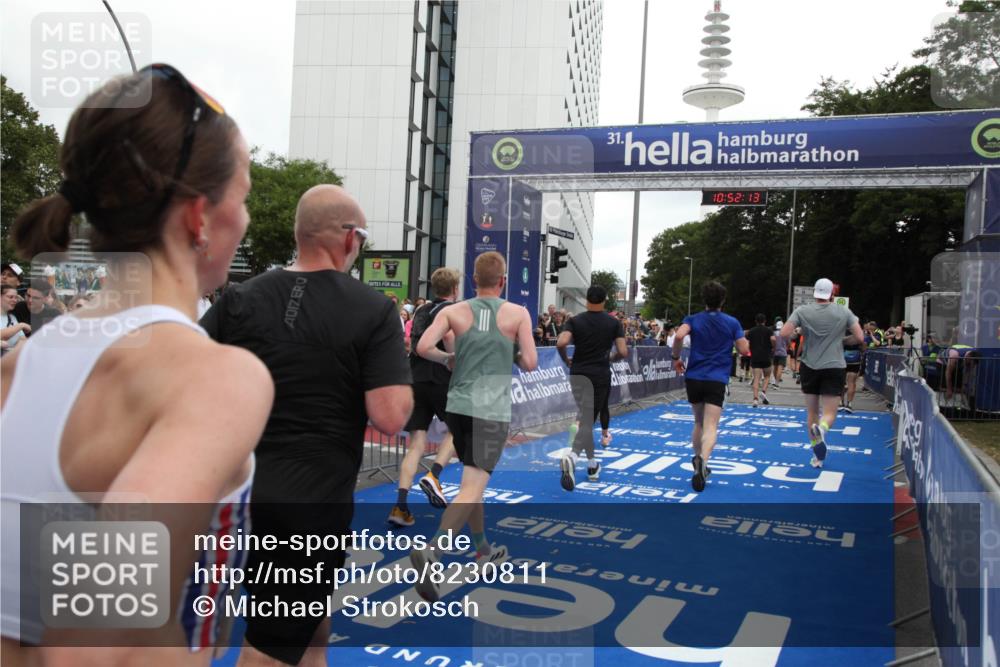 29.06.2025 - hella hamburg halbmarathon Michael Strokosch http://msf.ph/oto/8230811 29.06.2025 10:52:11 Ziel 1482, 2397, 2595, 5093, 5378, 6897, 7732, 9082, 12580, 13726, 14248, 15506, 15829, 16179, 16320, 16666, 17033, 18801 meine-sportfotos.de