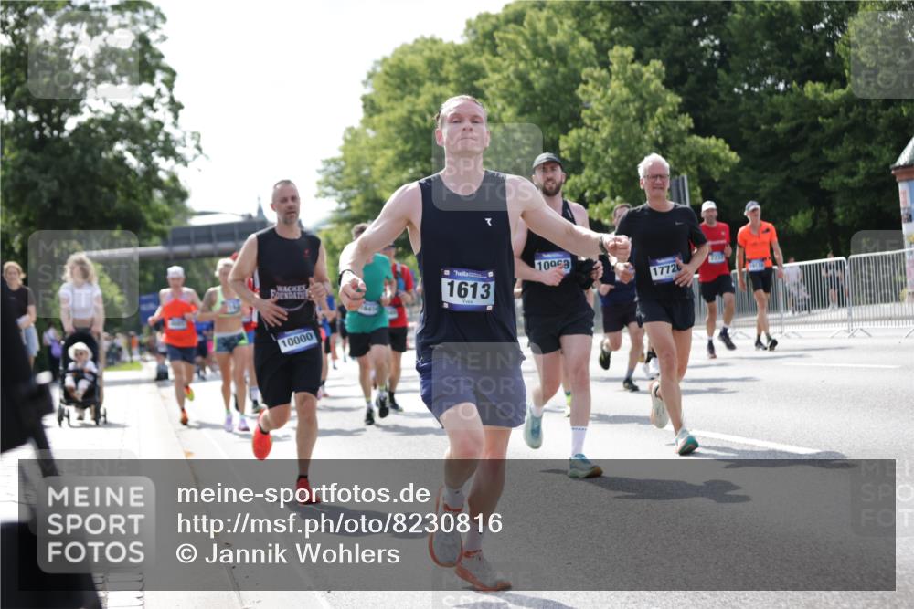 29.06.2025 - hella hamburg halbmarathon Jannik Wohlers http://msf.ph/oto/8230816 29.06.2025 09:52:20 Lombardsbrücke 1070, 1163, 1176, 1220, 1415, 1512, 1613, 1782, 2189, 2233, 3109, 3124, 4080, 4277, 4497, 4691, 4933, 5007, 5476, 5477, 7067, 7191, 7325, 7451, 7599, 7843, 7865, 7961, 9081, 9213, 10000, 10099, 10251, 10750, 10796, 10969, 11346, 12365, 12372, 12579, 12588, 12723, 13403, 13687, 13714, 14661, 14703, 14849, 15133, 15280, 15301, 15356, 15362, 15808, 15813, 15894, 16414, 17000, 17846, 18632, 18637, 18680, 18982 meine-sportfotos.de