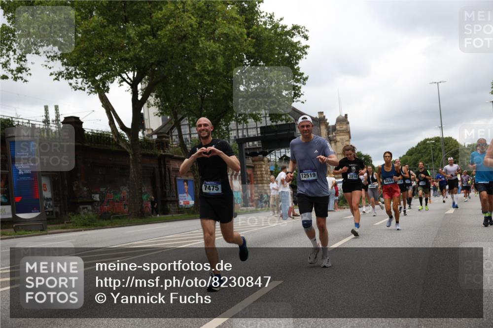 29.06.2025 - hella hamburg halbmarathon Yannick Fuchs http://msf.ph/oto/8230847 29.06.2025 10:46:46 20KM 1098, 1257, 1482, 1657, 1683, 2111, 2208, 2444, 2814, 3258, 3399, 3715, 3952, 3999, 4121, 4587, 4726, 5169, 5194, 5607, 6897, 7178, 7232, 7383, 7475, 8172, 8316, 8587, 8955, 10529, 10811, 11217, 12135, 12482, 12519, 13211, 13301, 14198, 14286, 14791, 14805, 15446, 15980, 16320, 16929, 17130, 17198, 17710, 17773, 18249, 18331, 19208 meine-sportfotos.de