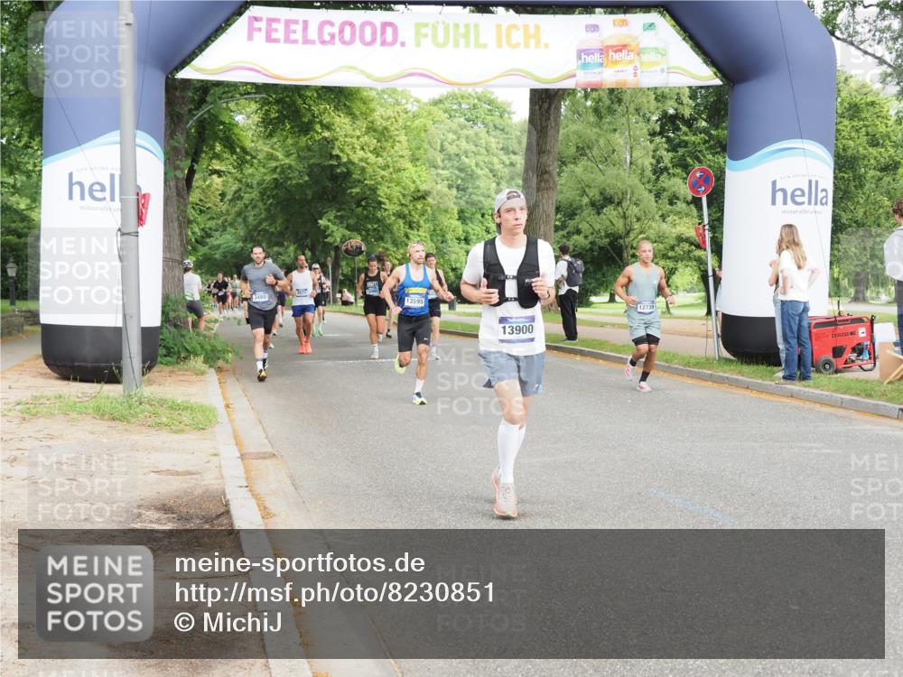 29.06.2025 - hella hamburg halbmarathon MichiJ http://msf.ph/oto/8230851 29.06.2025 10:26:31 Zwischen KM18-KM19 1505, 5923, 12739, 13595, 13900, 15303, 16698 meine-sportfotos.de