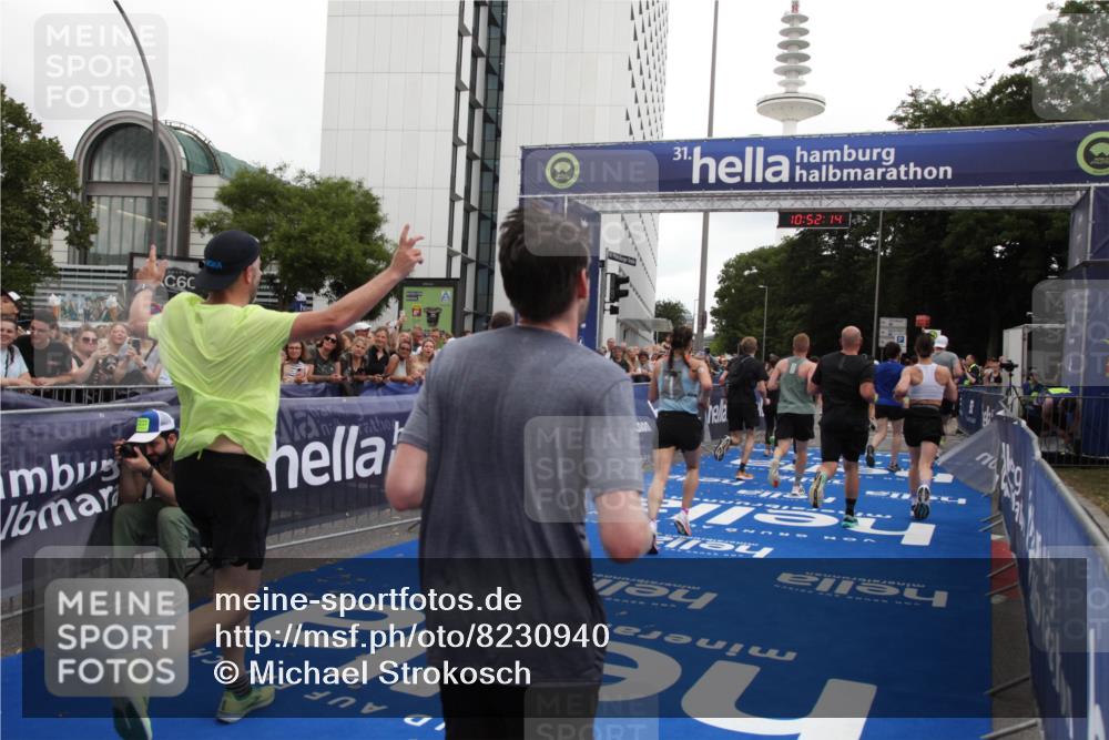 29.06.2025 - hella hamburg halbmarathon Michael Strokosch http://msf.ph/oto/8230940 29.06.2025 10:52:13 Ziel 1482, 2397, 2595, 5032, 5093, 5378, 6897, 7732, 9082, 12135, 12580, 13726, 14248, 14300, 15275, 15829, 16003, 16179, 16320, 16591, 16666, 17033, 17130, 18475, 18801 meine-sportfotos.de
