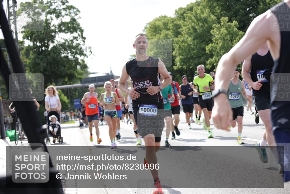 29.06.2025 - hella hamburg halbmarathon Jannik Wohlers http://msf.ph/oto/8230996 29.06.2025 09:52:21 Lombardsbrücke 1070, 1163, 1176, 1220, 1415, 1512, 1613, 1782, 2189, 2233, 3098, 3109, 3124, 4080, 4277, 4497, 4691, 4933, 5007, 5476, 5477, 5682, 7067, 7191, 7325, 7451, 7599, 7843, 7865, 7961, 8467, 9081, 9213, 10000, 10099, 10251, 10750, 10796, 10969, 11346, 12365, 12372, 12579, 12588, 12723, 13687, 13714, 14661, 14703, 14849, 15133, 15280, 15301, 15356, 15362, 15808, 15894, 16414, 17000, 17846, 18632, 18637, 18680, 18982 meine-sportfotos.de