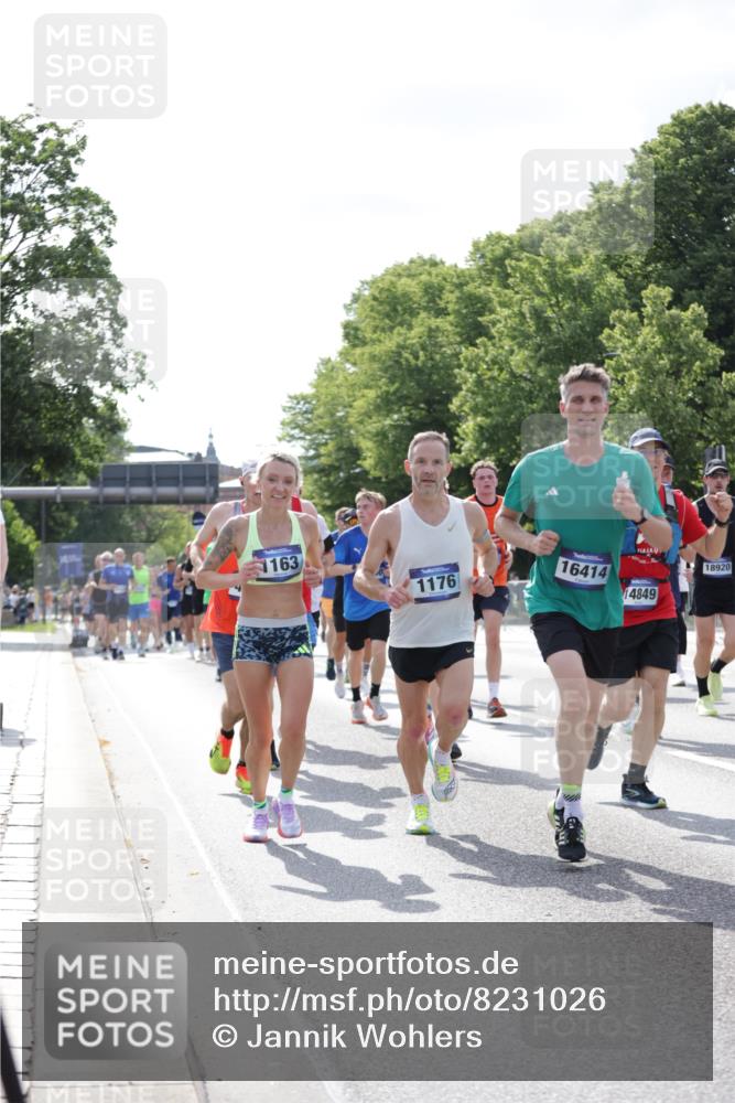 29.06.2025 - hella hamburg halbmarathon Jannik Wohlers http://msf.ph/oto/8231026 29.06.2025 09:52:23 Lombardsbrücke 1070, 1163, 1176, 1220, 1415, 1613, 1782, 2189, 2233, 2788, 3098, 3109, 3124, 4080, 4277, 4497, 4691, 4933, 5007, 5476, 5477, 5682, 7067, 7191, 7325, 7451, 7599, 7843, 7865, 7961, 8467, 9081, 9213, 10000, 10099, 10251, 10750, 10796, 10969, 11346, 11778, 12365, 12372, 12579, 12588, 12723, 13687, 13714, 14661, 14703, 14849, 15133, 15280, 15301, 15356, 15362, 15808, 15894, 16414, 17000, 17846, 18632, 18637, 18680, 18982 meine-sportfotos.de