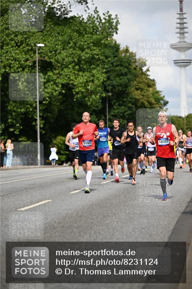 29.06.2025 - hella hamburg halbmarathon Dr. Thomas Lammeyer http://msf.ph/oto/8231124 29.06.2025 09:50:20 Kennedybrücke 1053, 1396, 1407, 1411, 1577, 1959, 2243, 2836, 3935, 5048, 5152, 5193, 5660, 6305, 6473, 7080, 7466, 7622, 7867, 8312, 8323, 9376, 9508, 10477, 11370 meine-sportfotos.de