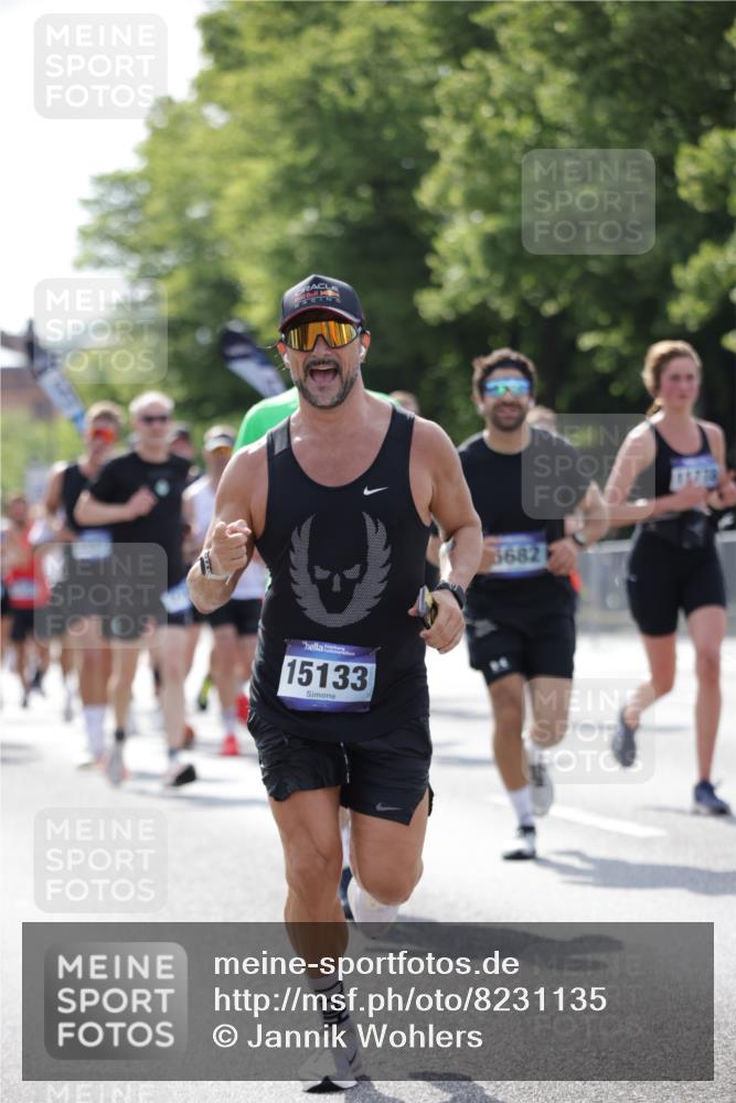 29.06.2025 - hella hamburg halbmarathon Jannik Wohlers http://msf.ph/oto/8231135 29.06.2025 09:52:26 Lombardsbrücke 1070, 1163, 1176, 1415, 1613, 1782, 2189, 2233, 2788, 3021, 3098, 3109, 3124, 3917, 4080, 4277, 4497, 4691, 4933, 4981, 5007, 5476, 5477, 5682, 6716, 7005, 7093, 7191, 7325, 7451, 7599, 7843, 8467, 9081, 9213, 9374, 10000, 10099, 10251, 10750, 10969, 11346, 11778, 12365, 12372, 12534, 12579, 12588, 12723, 12783, 13687, 13714, 14661, 14690, 14849, 15126, 15133, 15280, 15301, 15356, 15362, 15894, 16414, 18632, 18680, 18982 meine-sportfotos.de