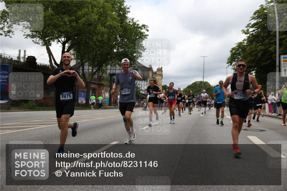 29.06.2025 - hella hamburg halbmarathon Yannick Fuchs http://msf.ph/oto/8231146 29.06.2025 10:46:46 20KM 1098, 1257, 1482, 1657, 1683, 2111, 2208, 2444, 2814, 3258, 3399, 3715, 3952, 3999, 4121, 4587, 4726, 5169, 5194, 5607, 6897, 7178, 7232, 7383, 7475, 8172, 8316, 8587, 8955, 10529, 10811, 11217, 12135, 12482, 12519, 13211, 13301, 14198, 14286, 14791, 14805, 15446, 15980, 16320, 16929, 17130, 17198, 17710, 17773, 18249, 18331, 19208 meine-sportfotos.de
