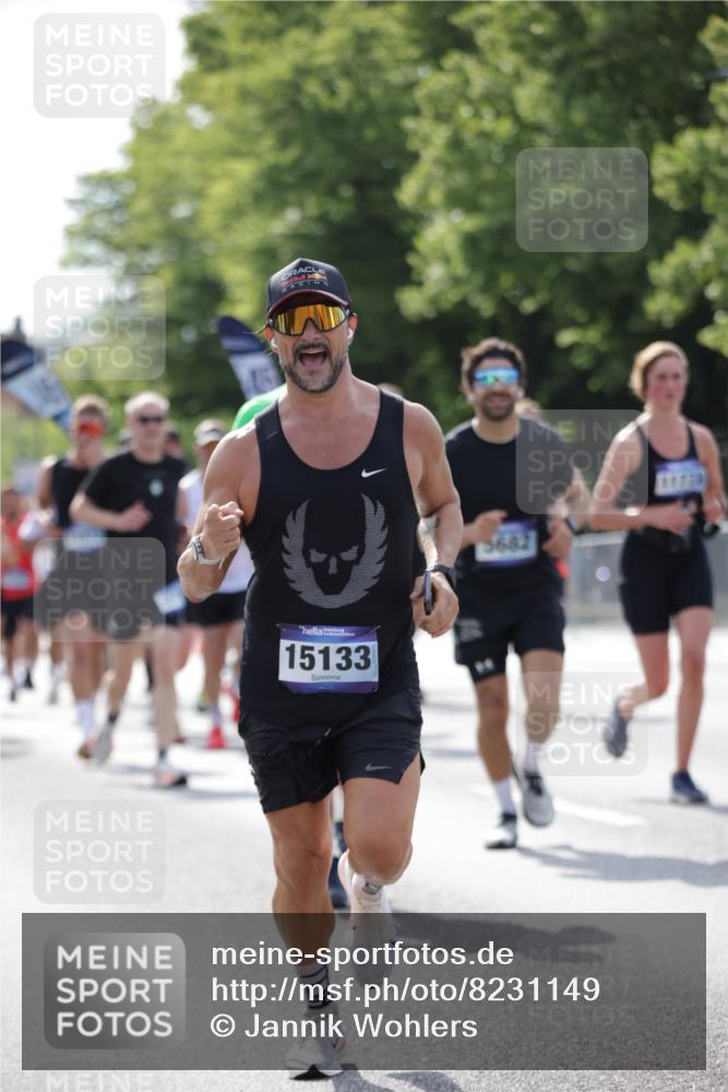 29.06.2025 - hella hamburg halbmarathon Jannik Wohlers http://msf.ph/oto/8231149 29.06.2025 09:52:26 Lombardsbrücke 1070, 1163, 1176, 1415, 1613, 1782, 2189, 2233, 2788, 3021, 3098, 3109, 3124, 3917, 4080, 4277, 4497, 4691, 4933, 4981, 5007, 5476, 5477, 5682, 6716, 7005, 7093, 7191, 7325, 7451, 7599, 7843, 8467, 9081, 9213, 9374, 10000, 10099, 10251, 10750, 10969, 11346, 11778, 12365, 12372, 12534, 12579, 12588, 12723, 12783, 13687, 13714, 14661, 14690, 14849, 15126, 15133, 15280, 15301, 15356, 15362, 15894, 16414, 18632, 18680, 18982 meine-sportfotos.de