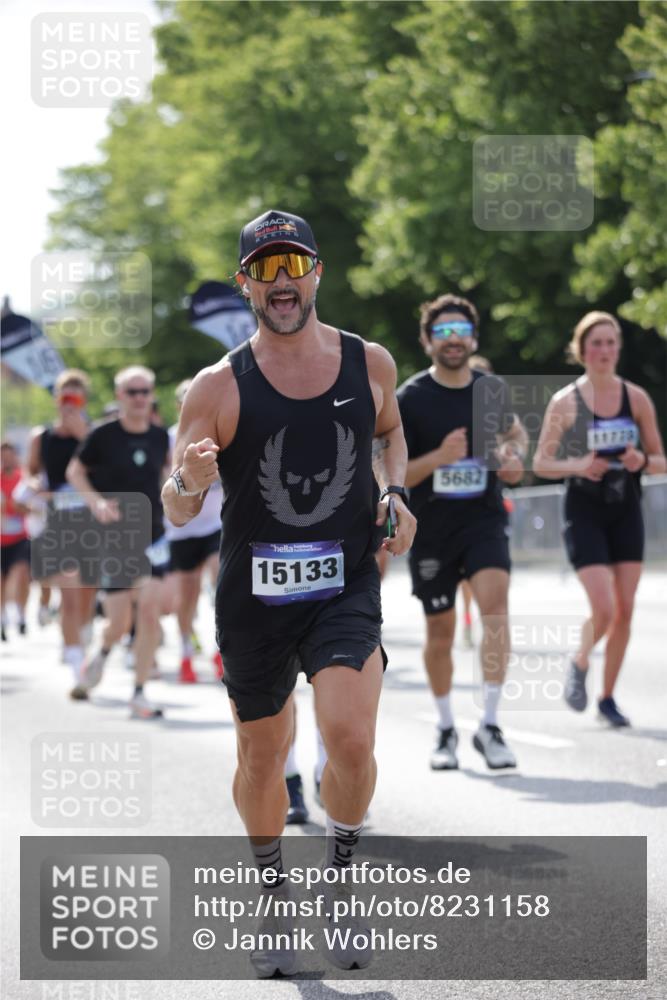 29.06.2025 - hella hamburg halbmarathon Jannik Wohlers http://msf.ph/oto/8231158 29.06.2025 09:52:26 Lombardsbrücke 1070, 1163, 1176, 1415, 1613, 1782, 2189, 2233, 2788, 3021, 3098, 3109, 3124, 3917, 4080, 4277, 4497, 4691, 4933, 4981, 5007, 5476, 5477, 5682, 6716, 7005, 7093, 7191, 7325, 7451, 7599, 7843, 8467, 9081, 9213, 9374, 10000, 10099, 10251, 10750, 10969, 11346, 11778, 12365, 12372, 12534, 12579, 12588, 12723, 12783, 13687, 13714, 14661, 14690, 14849, 15126, 15133, 15280, 15301, 15356, 15362, 15894, 16414, 18632, 18680, 18982 meine-sportfotos.de
