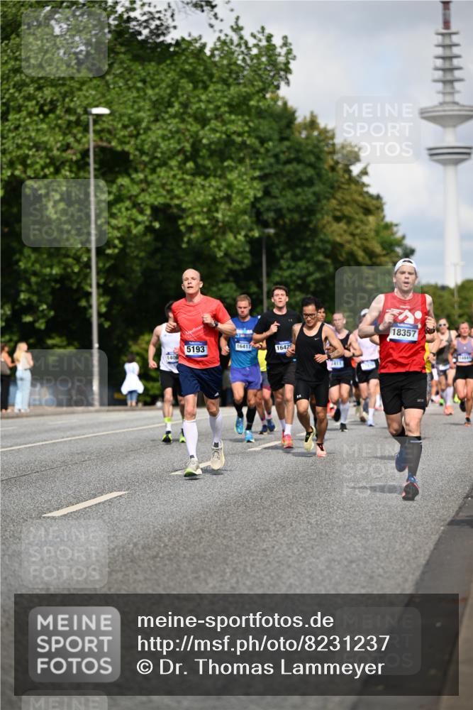 29.06.2025 - hella hamburg halbmarathon Dr. Thomas Lammeyer http://msf.ph/oto/8231237 29.06.2025 09:50:20 Kennedybrücke 1053, 1396, 1407, 1411, 1577, 1959, 2243, 2836, 3935, 5048, 5152, 5193, 5660, 6305, 6473, 7080, 7466, 7622, 7867, 8312, 8323, 9376, 9508, 10477, 11370 meine-sportfotos.de