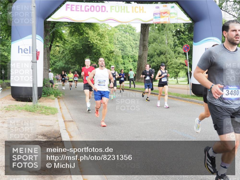 29.06.2025 - hella hamburg halbmarathon MichiJ http://msf.ph/oto/8231356 29.06.2025 10:26:35 Zwischen KM18-KM19 3480, 6458, 8571, 10793, 12739, 13595, 13900, 15303, 16992 meine-sportfotos.de