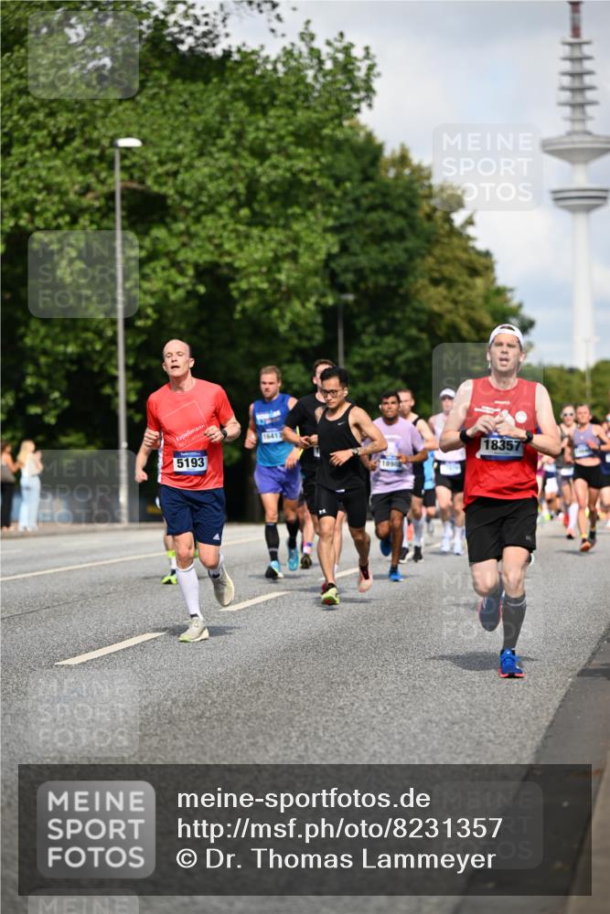 29.06.2025 - hella hamburg halbmarathon Dr. Thomas Lammeyer http://msf.ph/oto/8231357 29.06.2025 09:50:21 Kennedybrücke 1053, 1396, 1407, 1411, 1577, 1910, 1959, 2836, 3935, 5152, 5193, 5660, 6305, 6473, 7080, 7466, 7622, 7831, 7867, 8312, 8323, 9376, 9508, 10477, 11370 meine-sportfotos.de