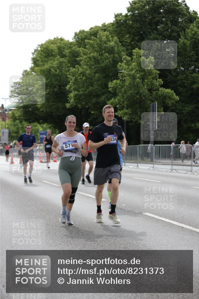29.06.2025 - hella hamburg halbmarathon Jannik Wohlers http://msf.ph/oto/8231373 29.06.2025 10:28:08 Lombardsbrücke 5718, 5903, 5939, 6102, 6418, 7667, 7980, 8327, 8560, 9642, 9716, 9855, 10434, 13400, 16125, 18293, 18604, 19180 meine-sportfotos.de