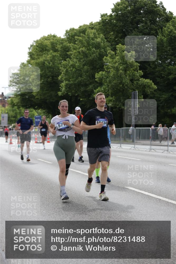 29.06.2025 - hella hamburg halbmarathon Jannik Wohlers http://msf.ph/oto/8231488 29.06.2025 10:28:08 Lombardsbrücke 5718, 5903, 5939, 6102, 6418, 7667, 7980, 8327, 8560, 9642, 9716, 9855, 10434, 13400, 16125, 18293, 18604, 19180 meine-sportfotos.de