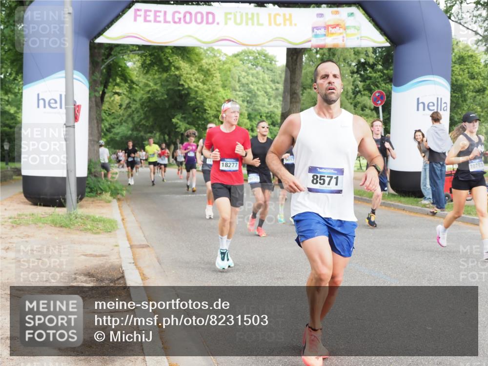 29.06.2025 - hella hamburg halbmarathon MichiJ http://msf.ph/oto/8231503 29.06.2025 10:26:36 Zwischen KM18-KM19 3480, 6458, 7743, 8571, 9017, 10793, 12739, 13595, 13900, 16992, 18193, 18277 meine-sportfotos.de