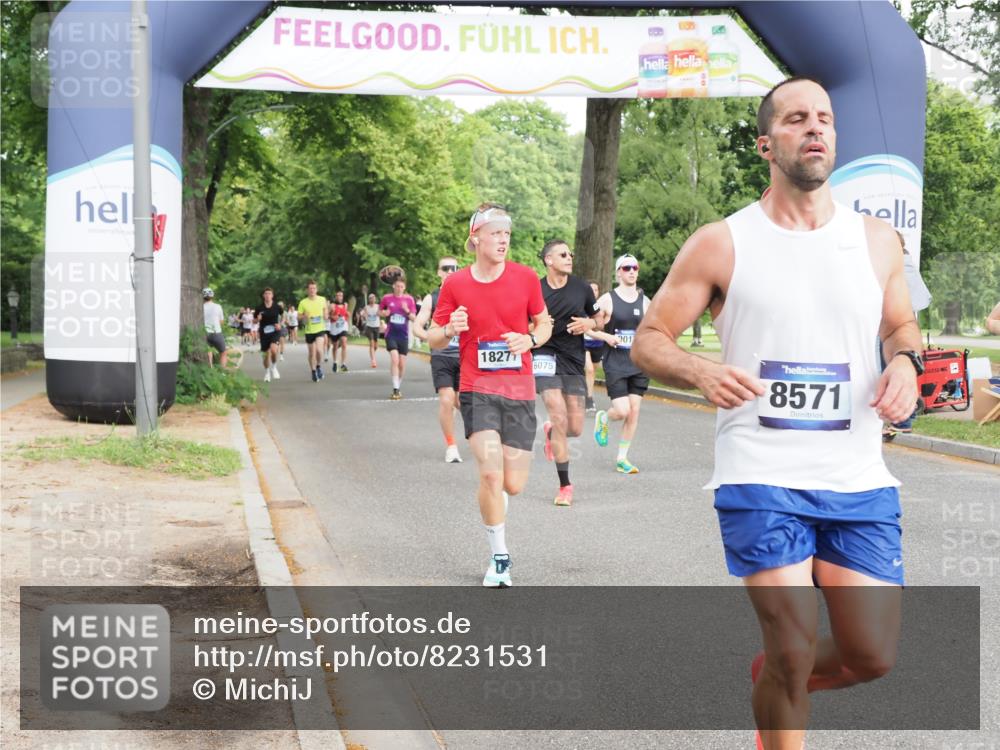 29.06.2025 - hella hamburg halbmarathon MichiJ http://msf.ph/oto/8231531 29.06.2025 10:26:36 Zwischen KM18-KM19 3480, 6458, 7743, 8571, 9017, 10793, 12739, 13595, 13900, 16992, 18193, 18277 meine-sportfotos.de