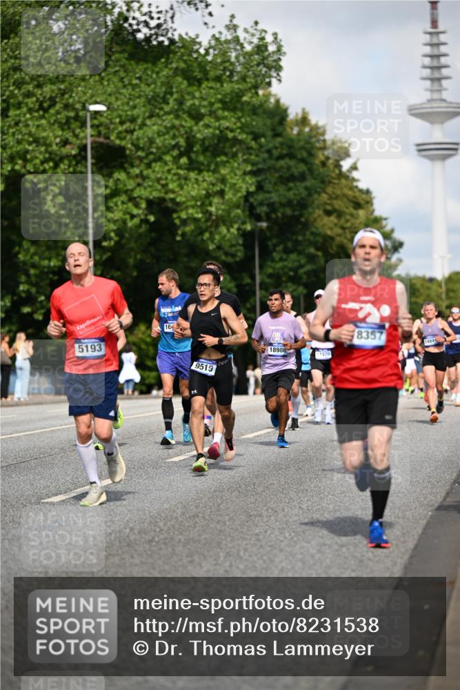 29.06.2025 - hella hamburg halbmarathon Dr. Thomas Lammeyer http://msf.ph/oto/8231538 29.06.2025 09:50:22 Kennedybrücke 1053, 1396, 1407, 1411, 1577, 1910, 1959, 2836, 2851, 3790, 3935, 5152, 5193, 5660, 6032, 6305, 6473, 7080, 7466, 7622, 7831, 7867, 8323, 9376, 9508, 10477, 11370 meine-sportfotos.de