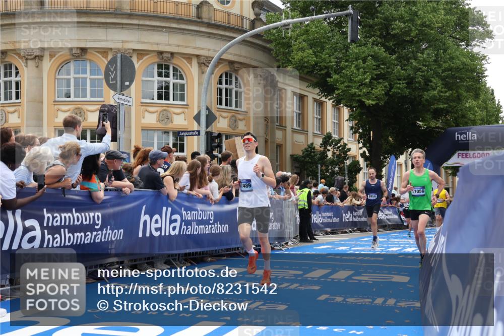 29.06.2025 - hella hamburg halbmarathon Strokosch-Dieckow http://msf.ph/oto/8231542 29.06.2025 10:33:25 Ziel 4602, 4679, 8956, 15326, 16881, 16931, 17056, 17489, 18731, 18854 meine-sportfotos.de