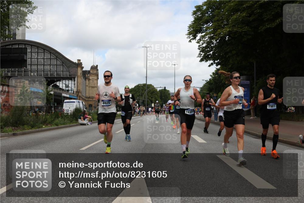 29.06.2025 - hella hamburg halbmarathon Yannick Fuchs http://msf.ph/oto/8231605 29.06.2025 10:34:06 20KM 1343, 2044, 2525, 2546, 2563, 2972, 3282, 3547, 4565, 4759, 5752, 7981, 8319, 8925, 9116, 9265, 9540, 11284, 11305, 11806, 12335, 12372, 13479, 13514, 14204, 14272, 14311, 14359, 15013, 15094, 15336, 15435, 15556, 15744, 16656, 17005, 17215, 17360, 17425, 17668, 18149, 18154, 18285, 18803 meine-sportfotos.de